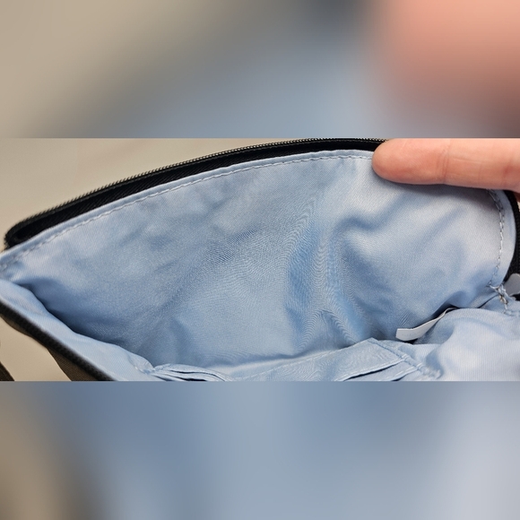 Baggallini On The Go Wristlet Wallet Phone Travel Silver Blue RFID - Picture 8 of 10